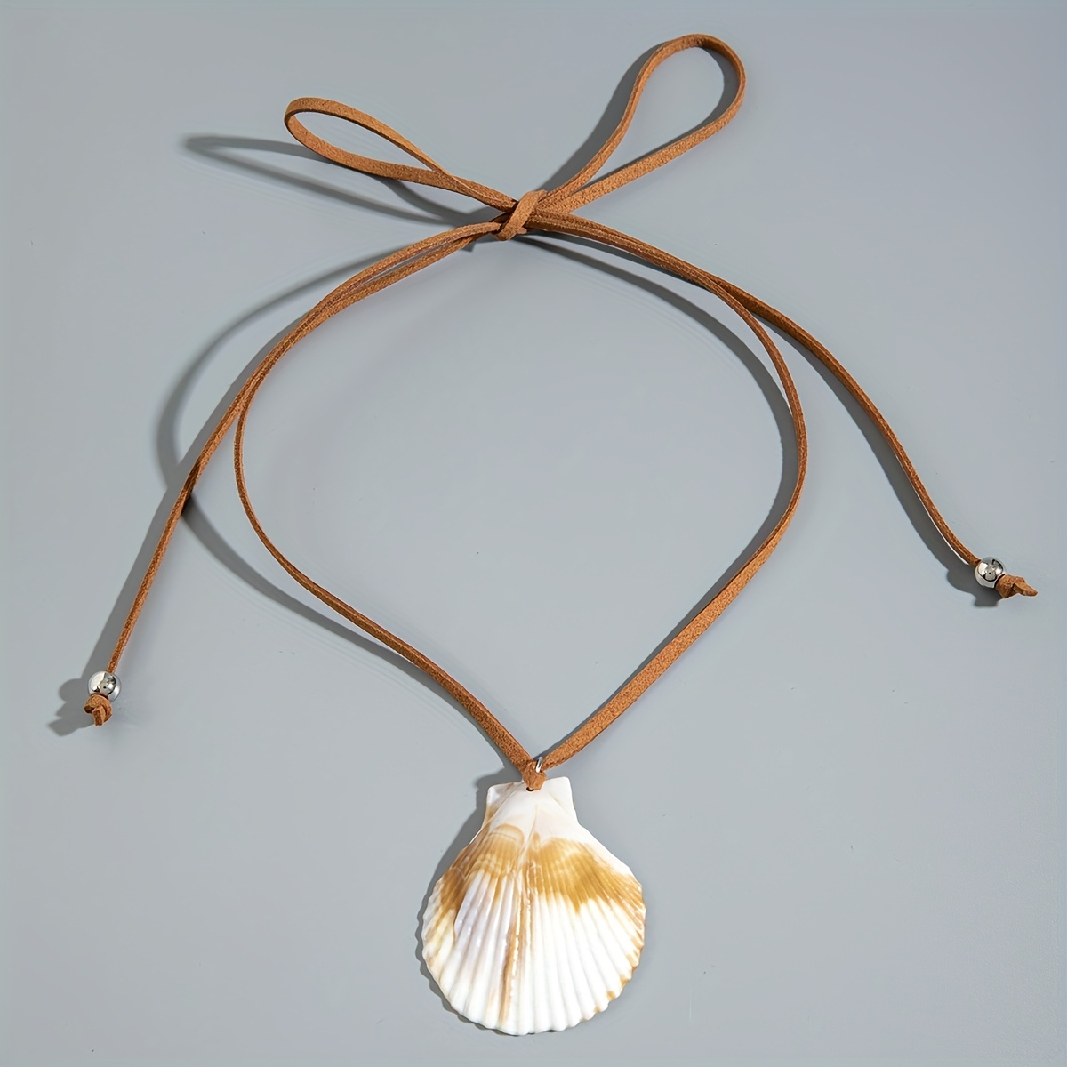 Polyester Hand Woven Shell Pendant Necklace for Women